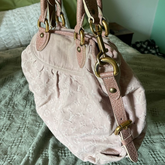 Luis Vuitton Blush Pink Neo Cabby - Picture 3 of 5